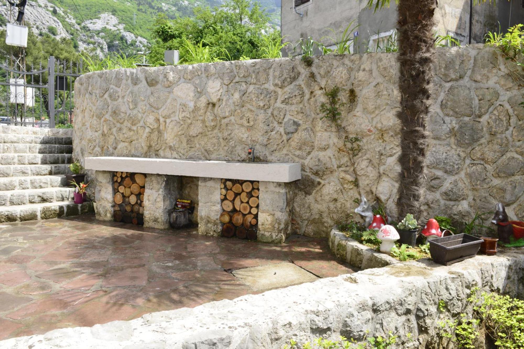 Villa Andrea Apartments With Parking Kotor Exterior foto