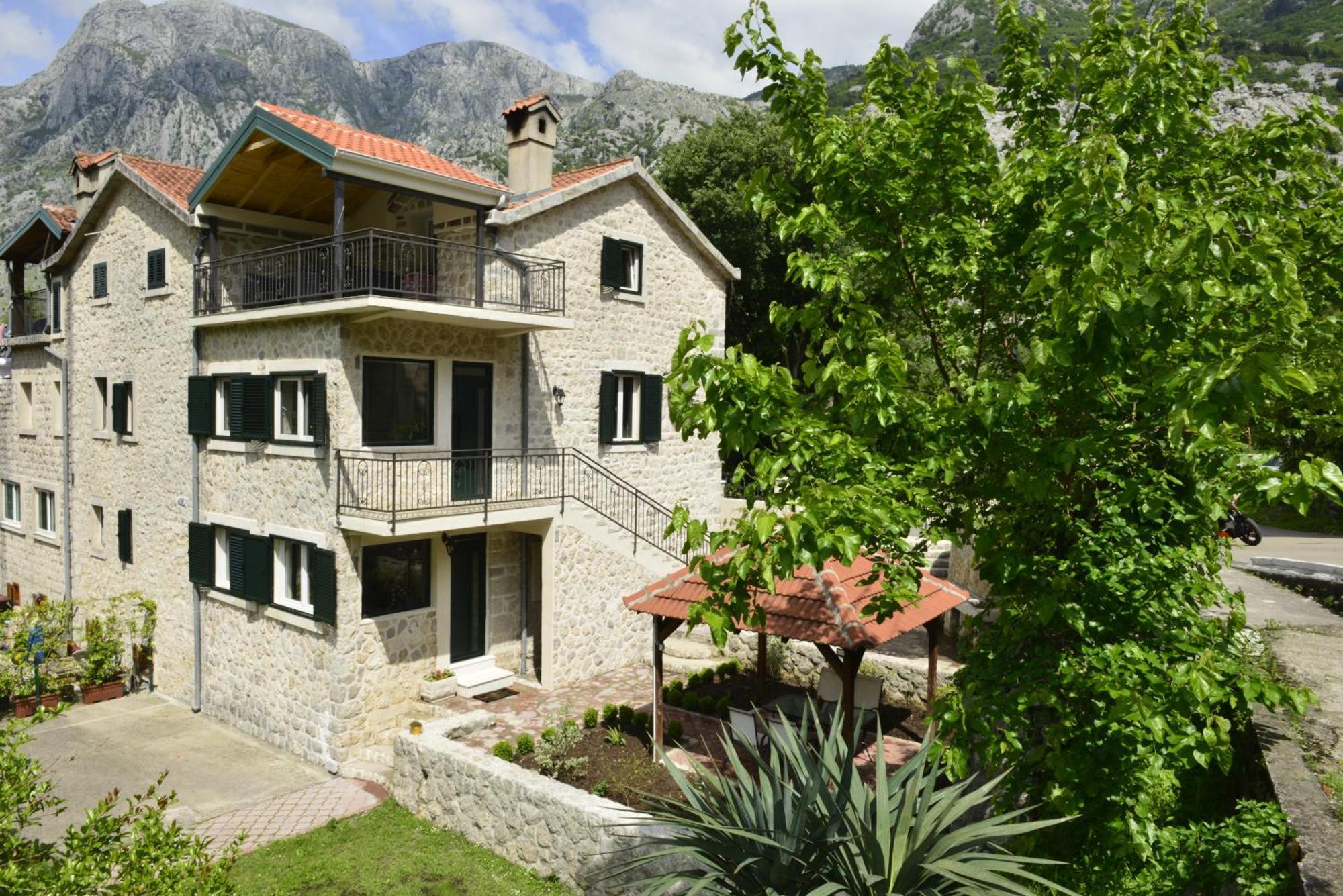 Villa Andrea Apartments With Parking Kotor Exterior foto