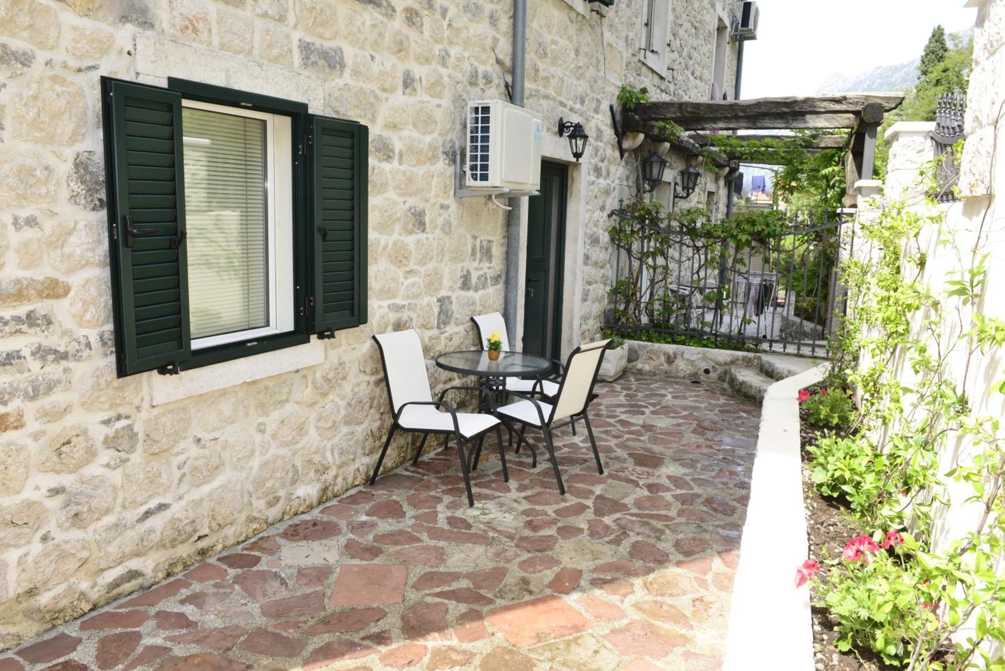 Villa Andrea Apartments With Parking Kotor Exterior foto