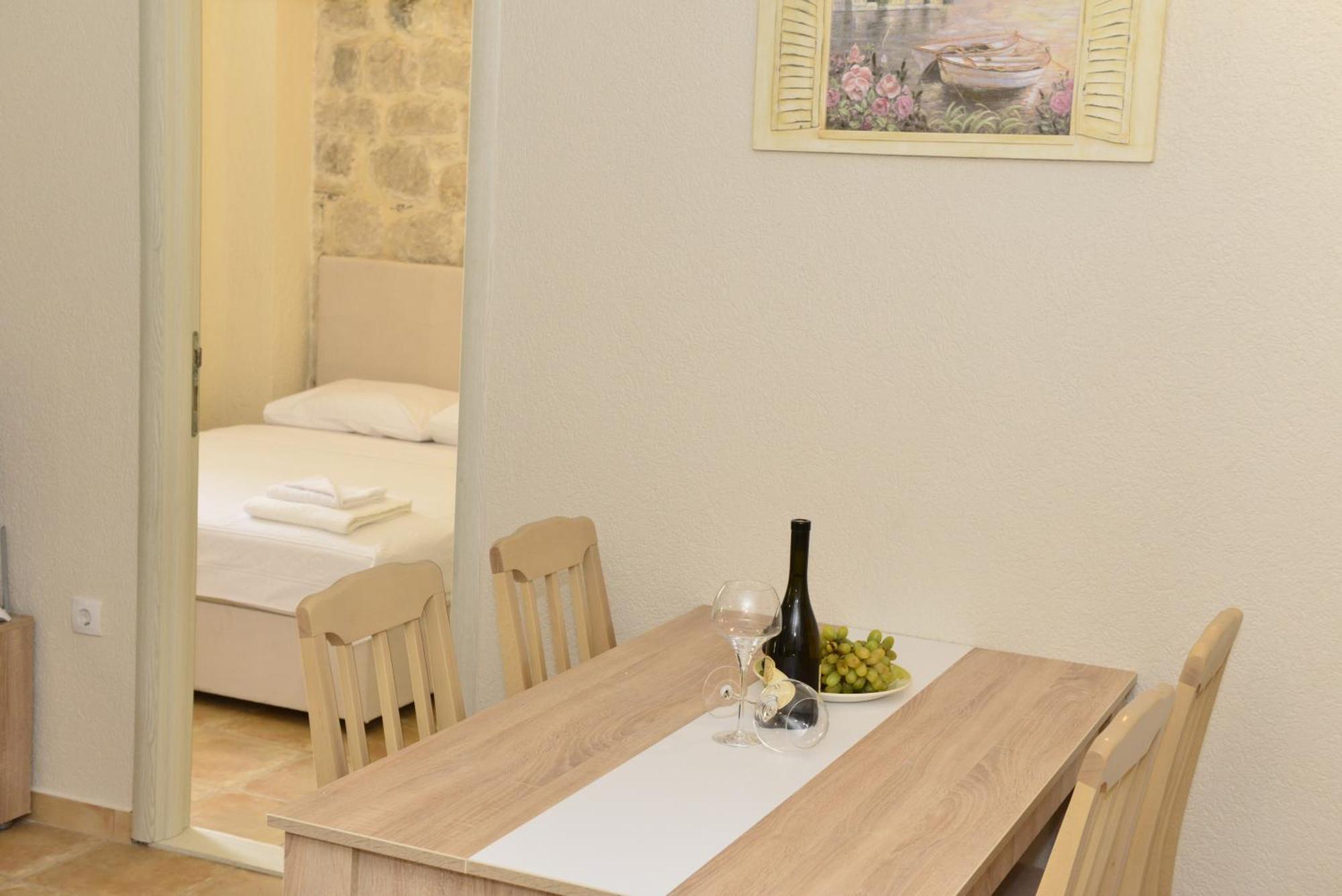 Villa Andrea Apartments With Parking Kotor Zimmer foto